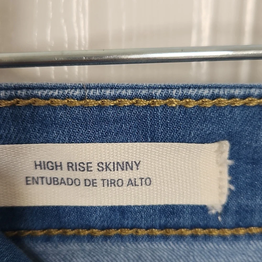 Universal Thread Women's High Rise Skinny Washed Light Blue Jeans Size 4/27R